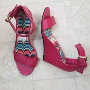 American Eagle Pink Wedges Sandals